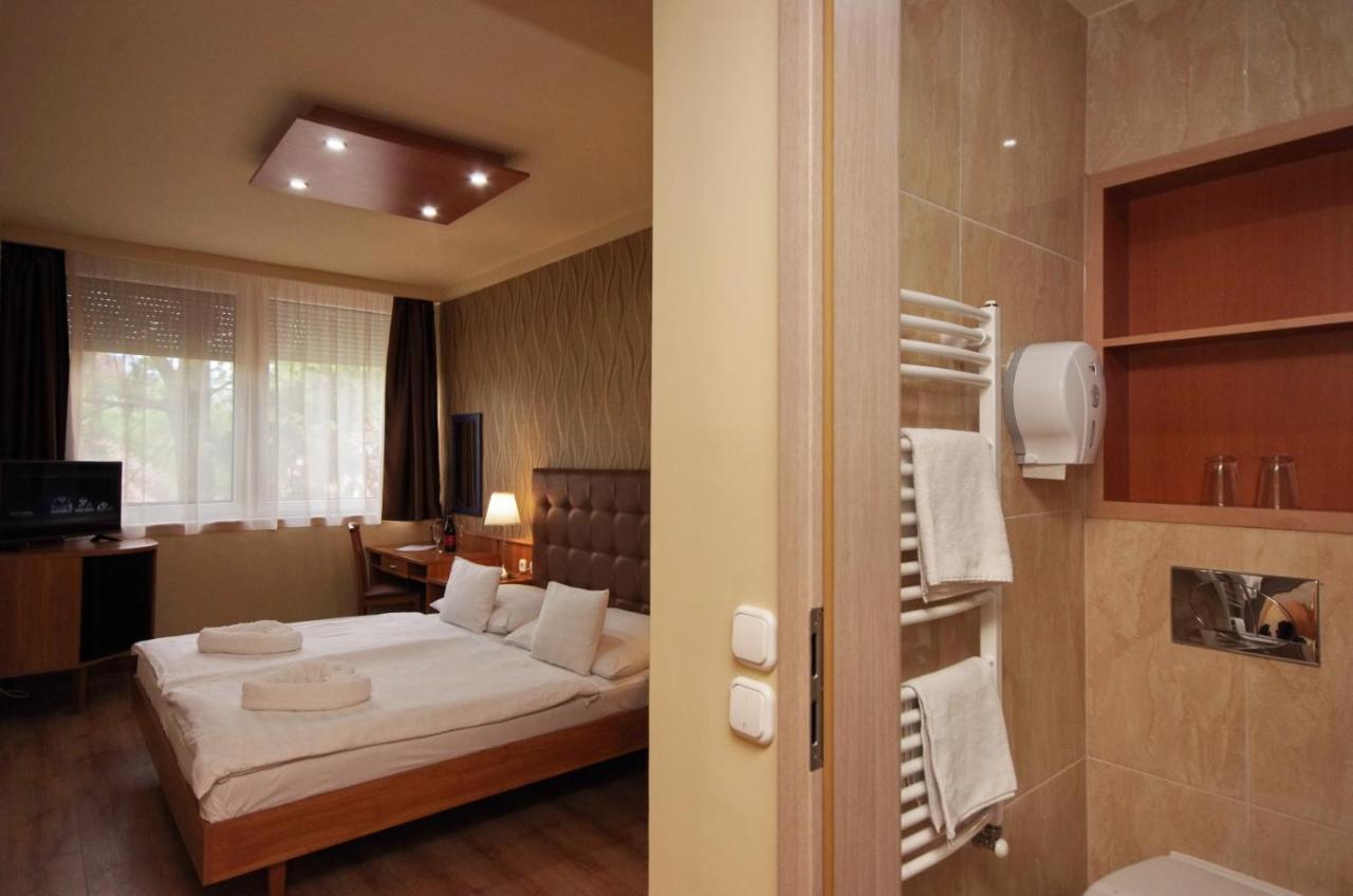 Aqua Hotel Gyula Luaran gambar