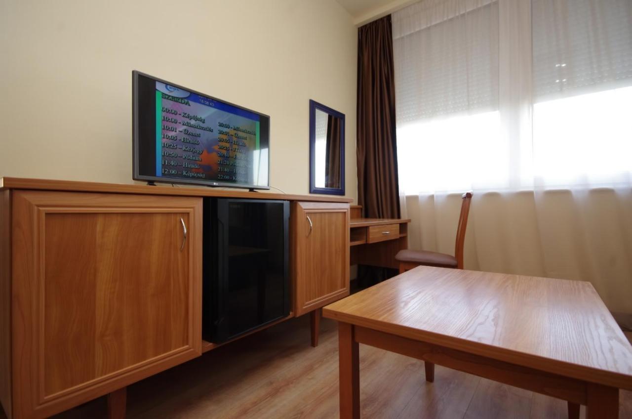 Aqua Hotel Gyula Luaran gambar