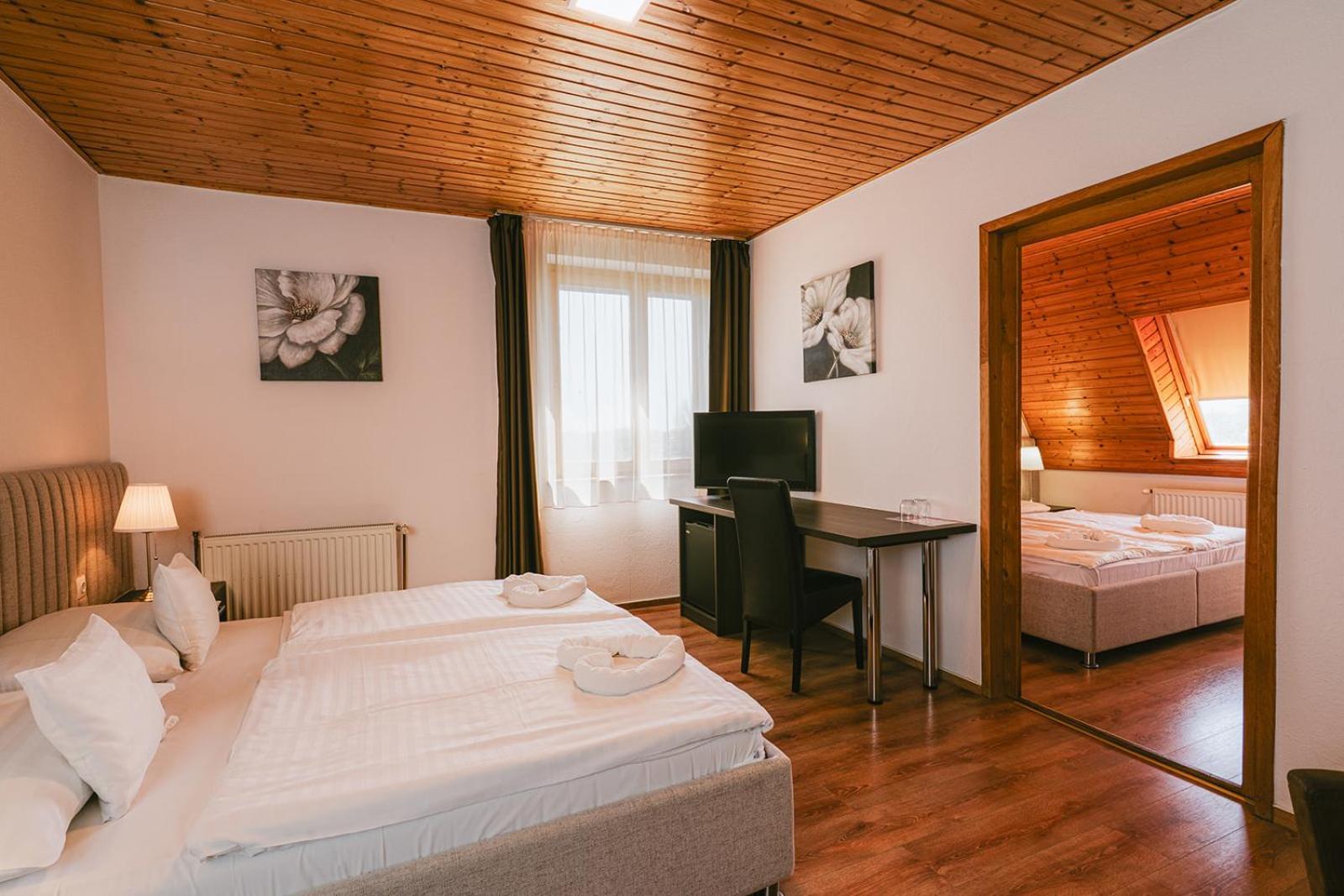 Aqua Hotel Gyula Luaran gambar