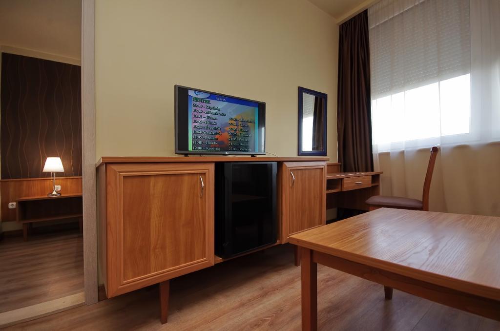 Aqua Hotel Gyula Luaran gambar