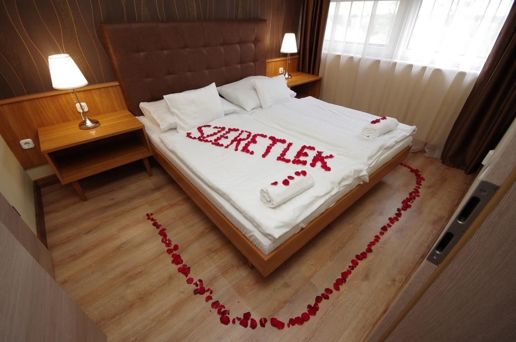 Aqua Hotel Gyula Luaran gambar